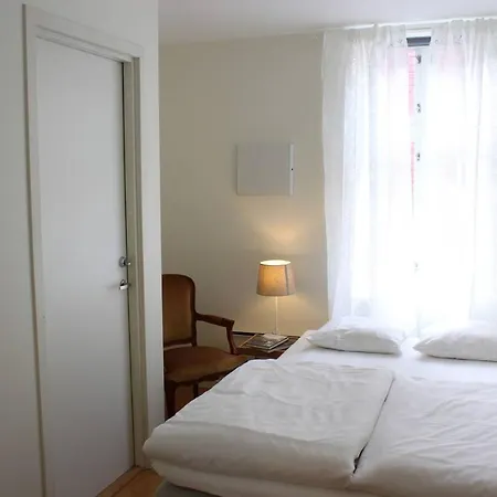 Lejlighed Central, Practical, Free Parking. Ls202 *