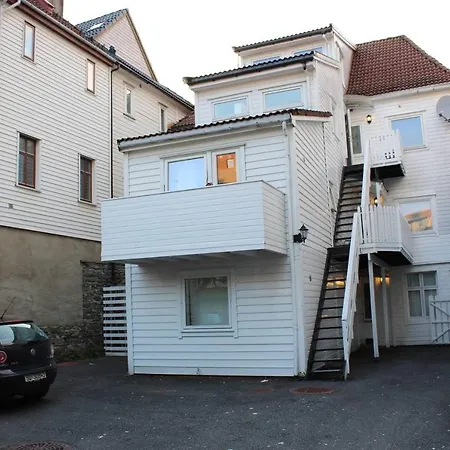 Central, Practical, Free Parking. Ls202 Lejlighed *