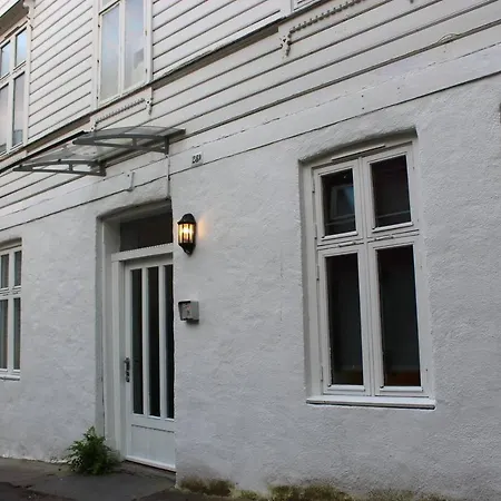 Central, Practical, Free Parking. Ls202 Bergen